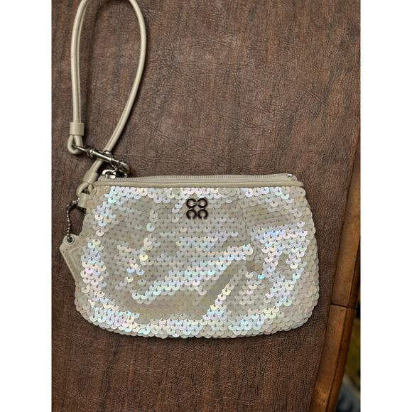 Coach Sequined Cream Wristlet CC Audrey - Picture 6 of 7